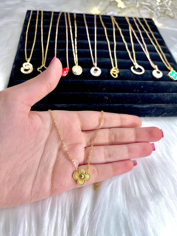GLODEN VANLEEF NECKLACE
