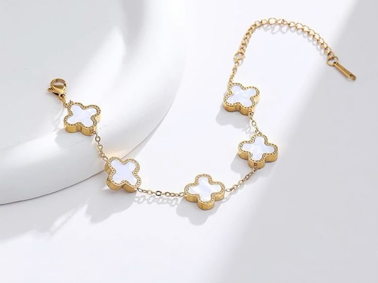 WHITE CLOVER BRACELET