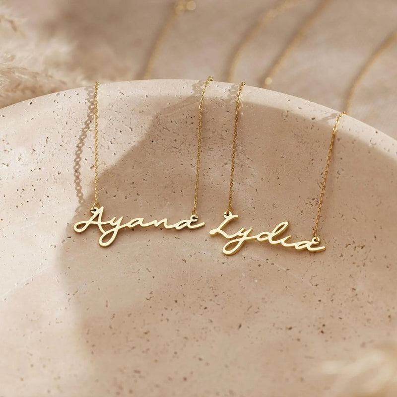 SLEEK NAME NECKLACE