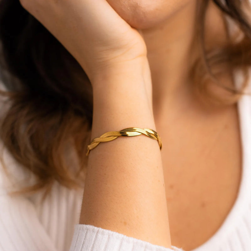 CROSS SNAKE CHAIN BRACELET
