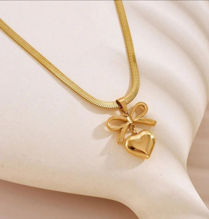 BOW HEART NECKLACE