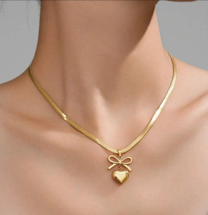 BOW HEART NECKLACE