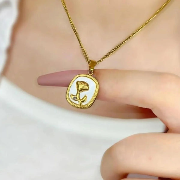 FLOWER NECKLACE